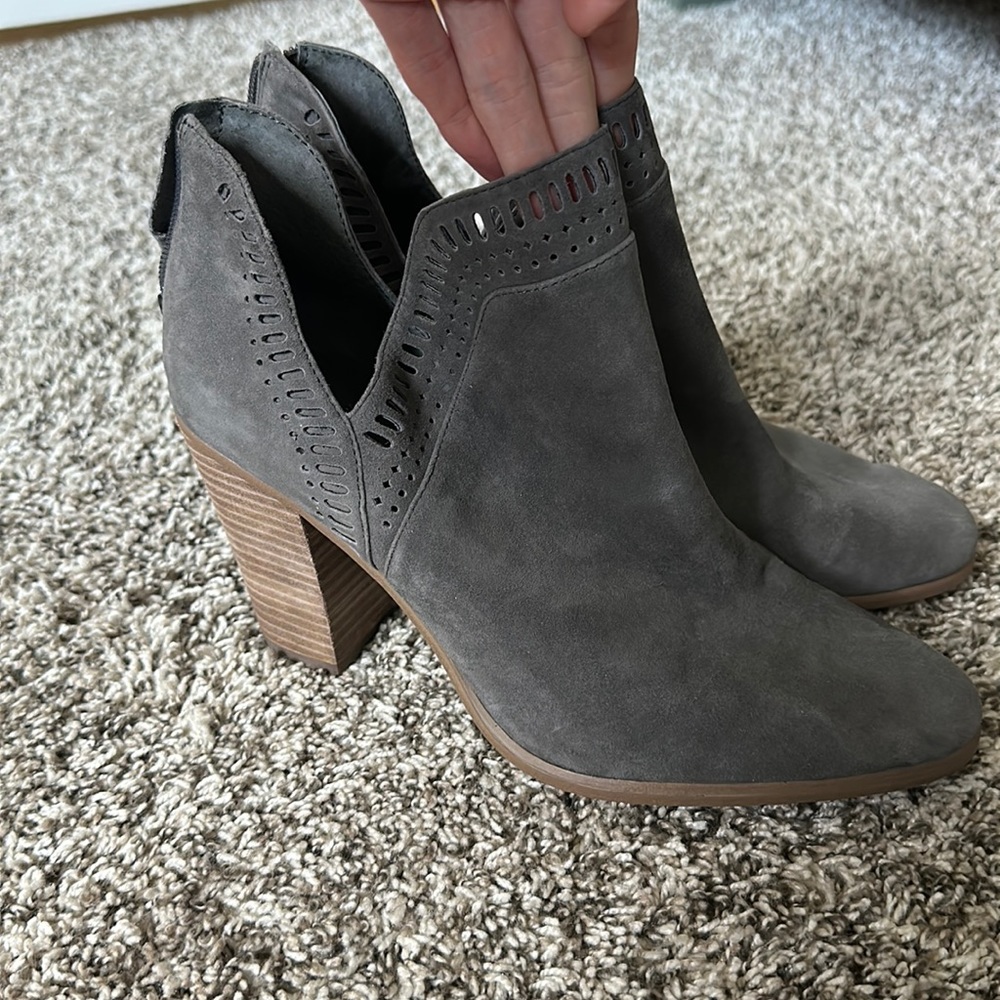 Dolce vita booties!